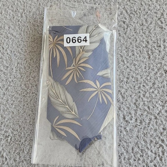 Tommy Bahama Necktie Mens 57"L Blue Tropical Print Silk Hand Made Grandpacore - Picture 14 of 14